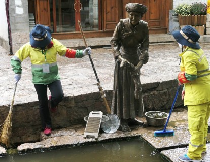 Industry Cleaning with Advance Equipment